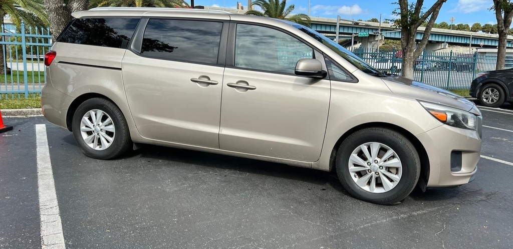Kia Sedona Sand 2015 29BHRW