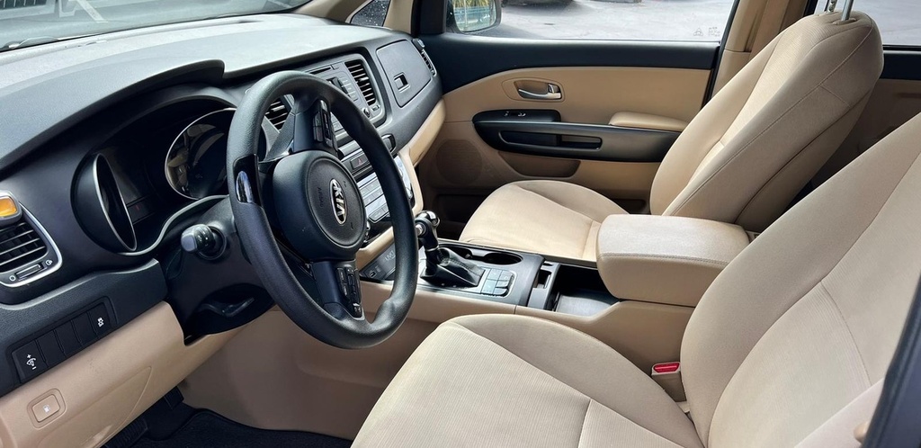 Kia Sedona Sand 2015 29BHRW