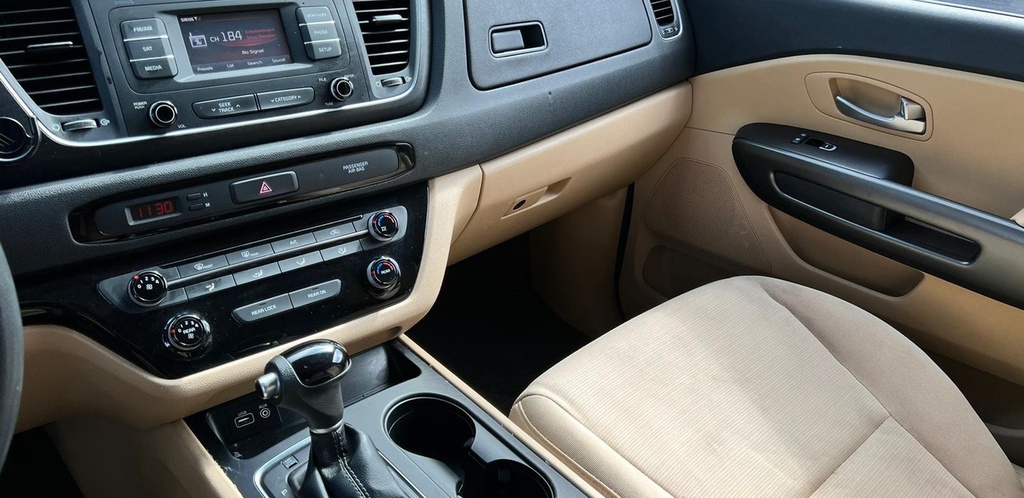 Kia Sedona Sand 2015 29BHRW