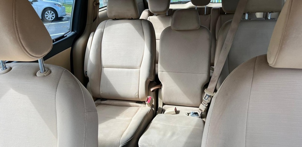Kia Sedona Sand 2015 29BHRW