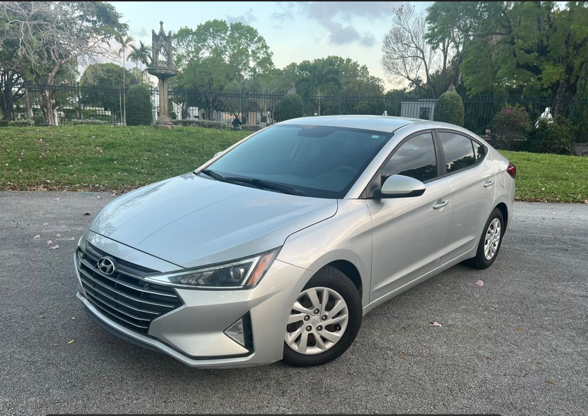 Hyundai Elantra 2019 Silver