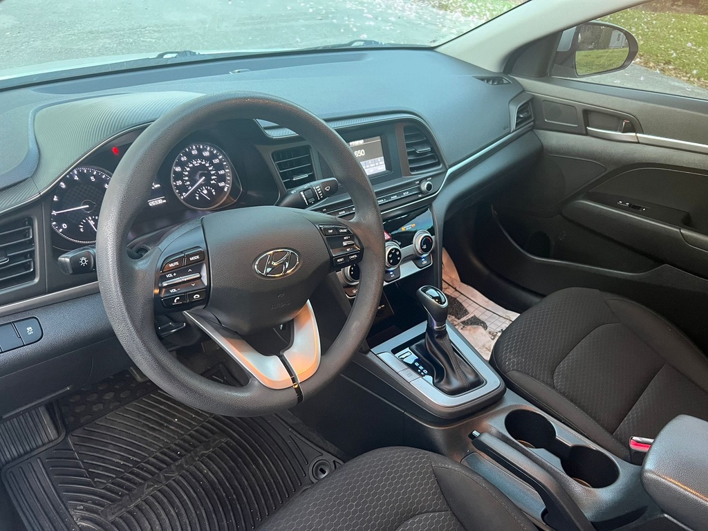 Hyundai Elantra 2019 Silver