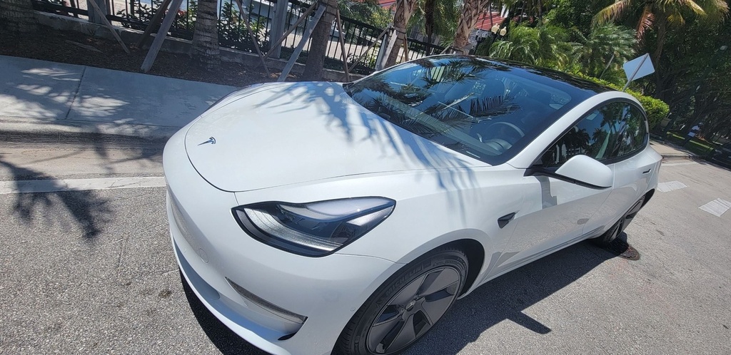 Tesla Model 3 2021 White