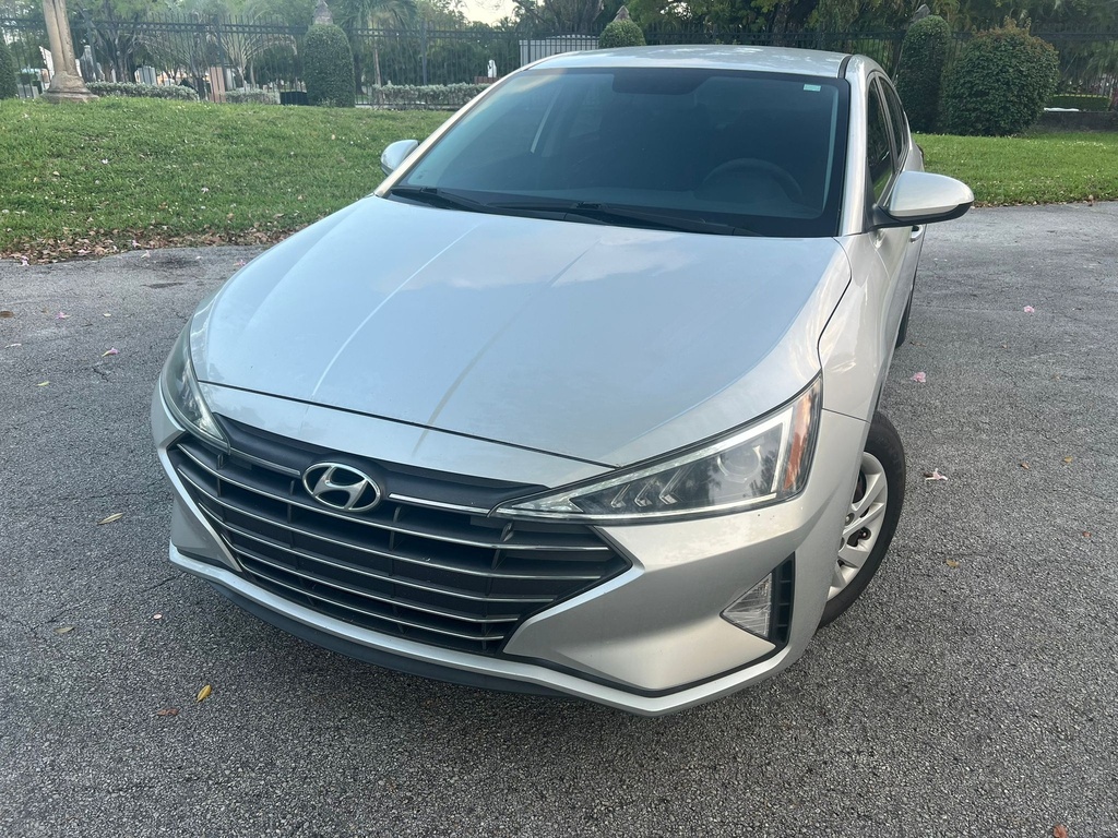Hyundai Elantra 2019 Silver